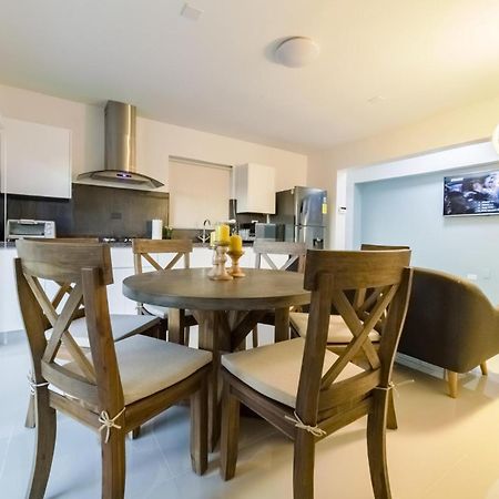 Koyari Modern Condos 9Br 7Ba Sleeps 26 W/ Pool And Roof Deck Palm Beach Exterior photo