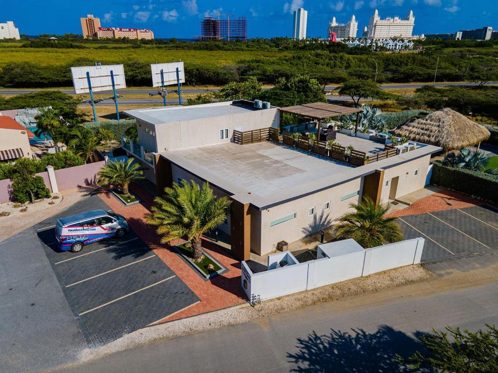 Koyari Modern Condos 9Br 7Ba Sleeps 26 W/ Pool And Roof Deck Palm Beach Exterior photo