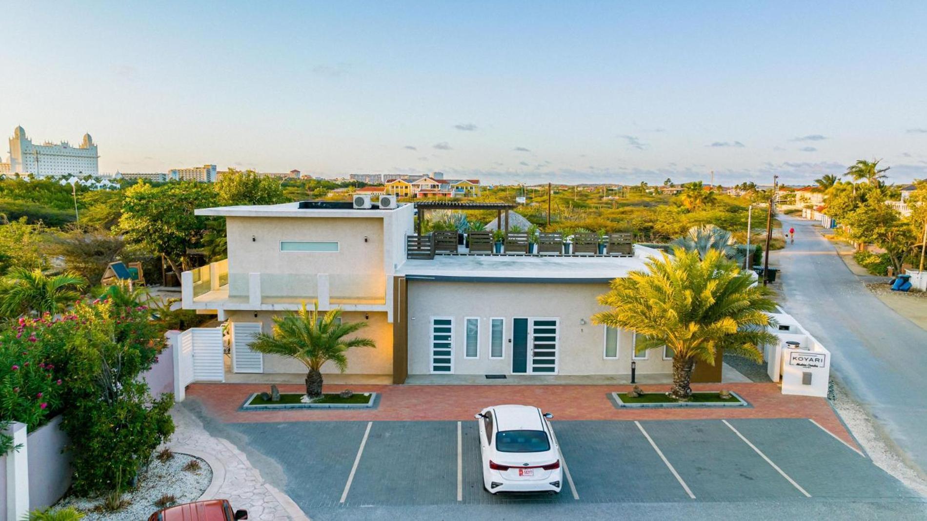 Koyari Modern Condos 9Br 7Ba Sleeps 26 W/ Pool And Roof Deck Palm Beach Exterior photo