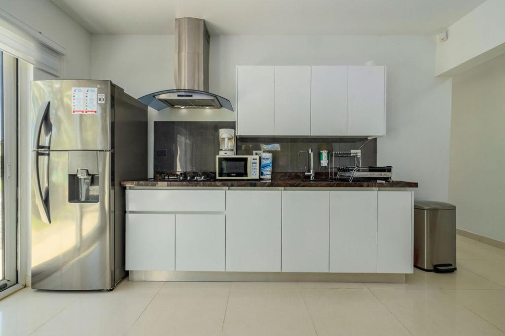 Koyari Modern Condos 9Br 7Ba Sleeps 26 W/ Pool And Roof Deck Palm Beach Exterior photo