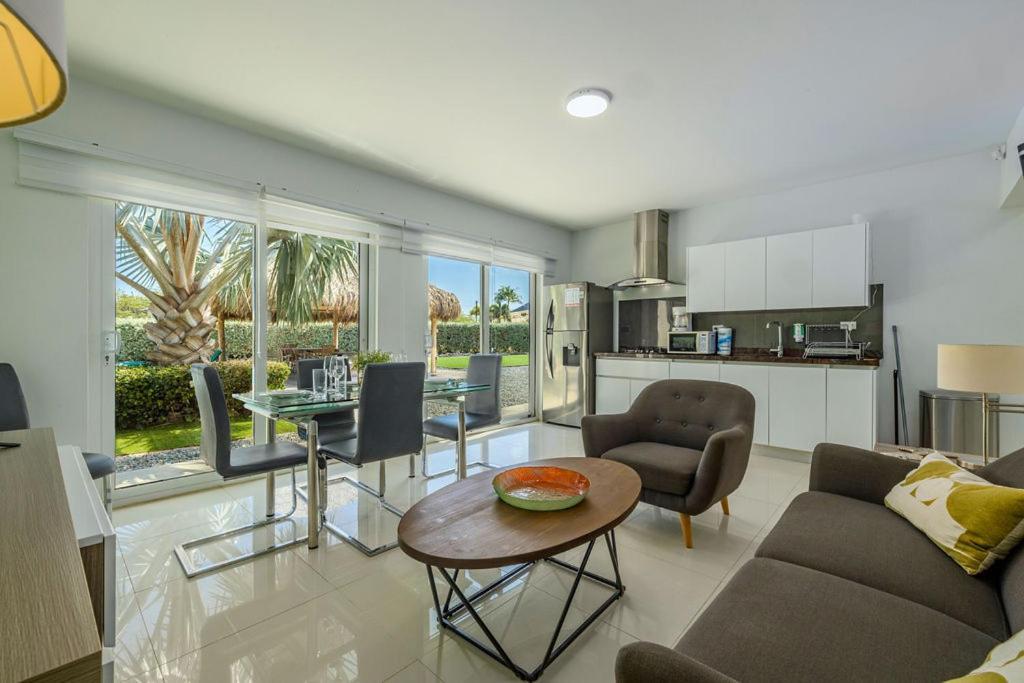 Koyari Modern Condos 9Br 7Ba Sleeps 26 W/ Pool And Roof Deck Palm Beach Exterior photo