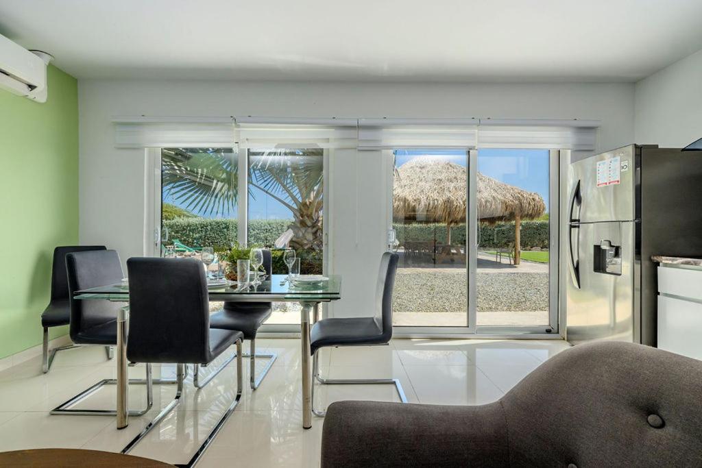Koyari Modern Condos 9Br 7Ba Sleeps 26 W/ Pool And Roof Deck Palm Beach Exterior photo