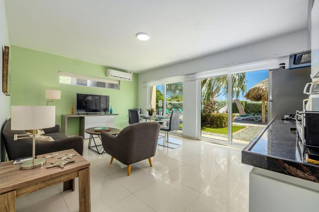 Koyari Modern Condos 9Br 7Ba Sleeps 26 W/ Pool And Roof Deck Palm Beach Exterior photo