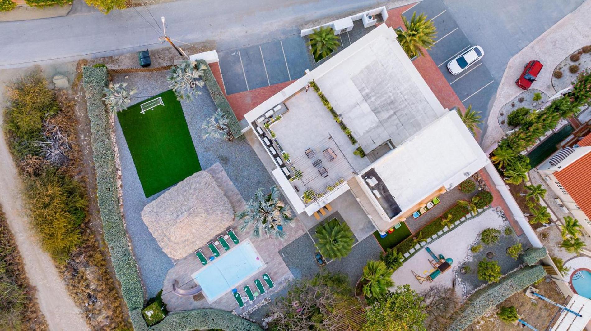 Koyari Modern Condos 9Br 7Ba Sleeps 26 W/ Pool And Roof Deck Palm Beach Exterior photo