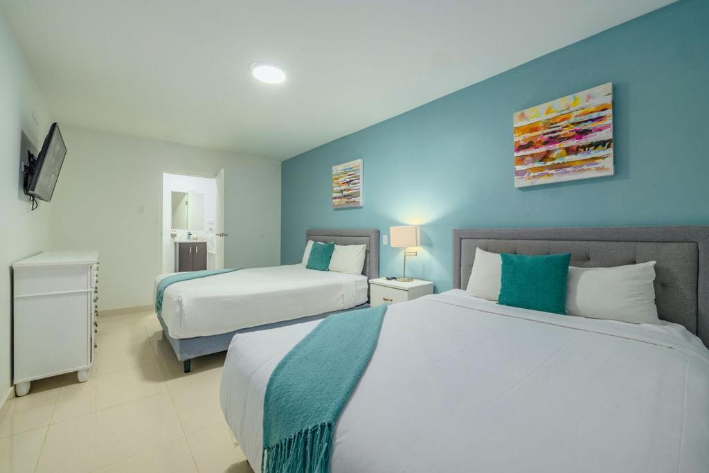 Koyari Modern Condos 9Br 7Ba Sleeps 26 W/ Pool And Roof Deck Palm Beach Exterior photo