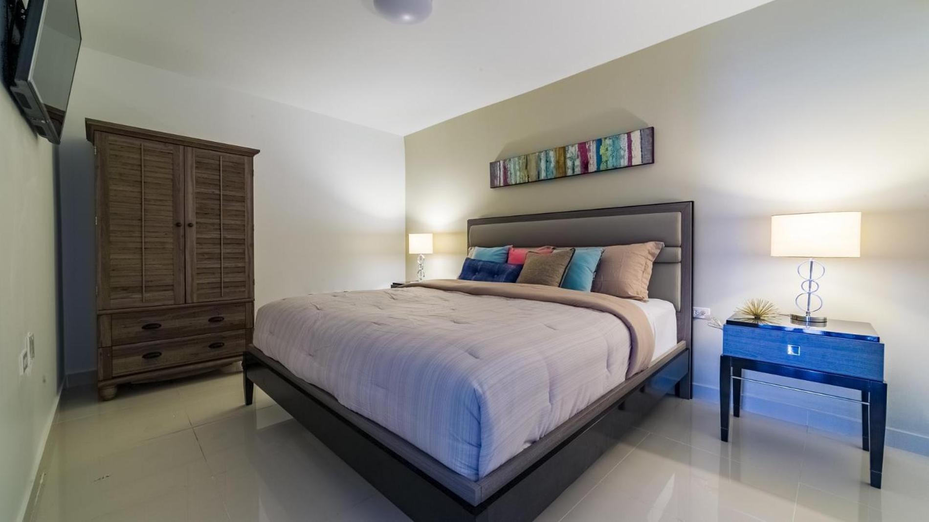 Koyari Modern Condos 9Br 7Ba Sleeps 26 W/ Pool And Roof Deck Palm Beach Exterior photo