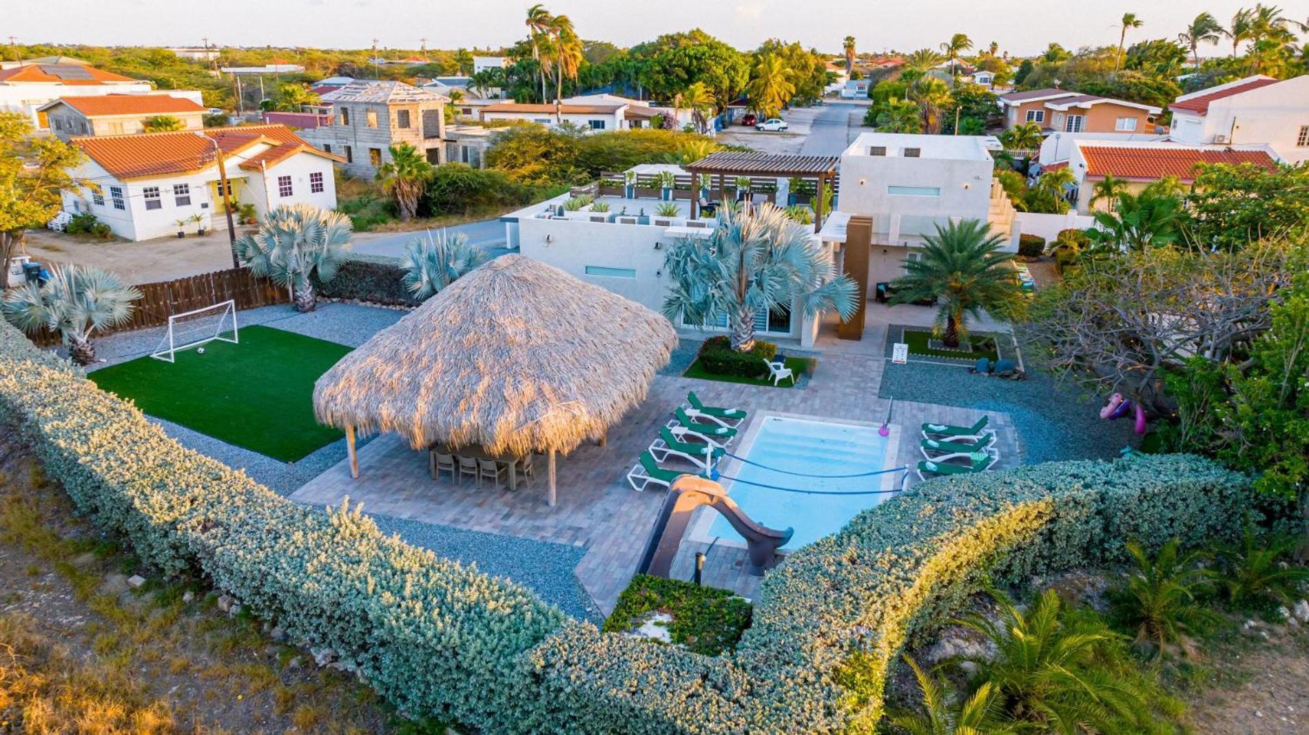 Koyari Modern Condos 9Br 7Ba Sleeps 26 W/ Pool And Roof Deck Palm Beach Exterior photo