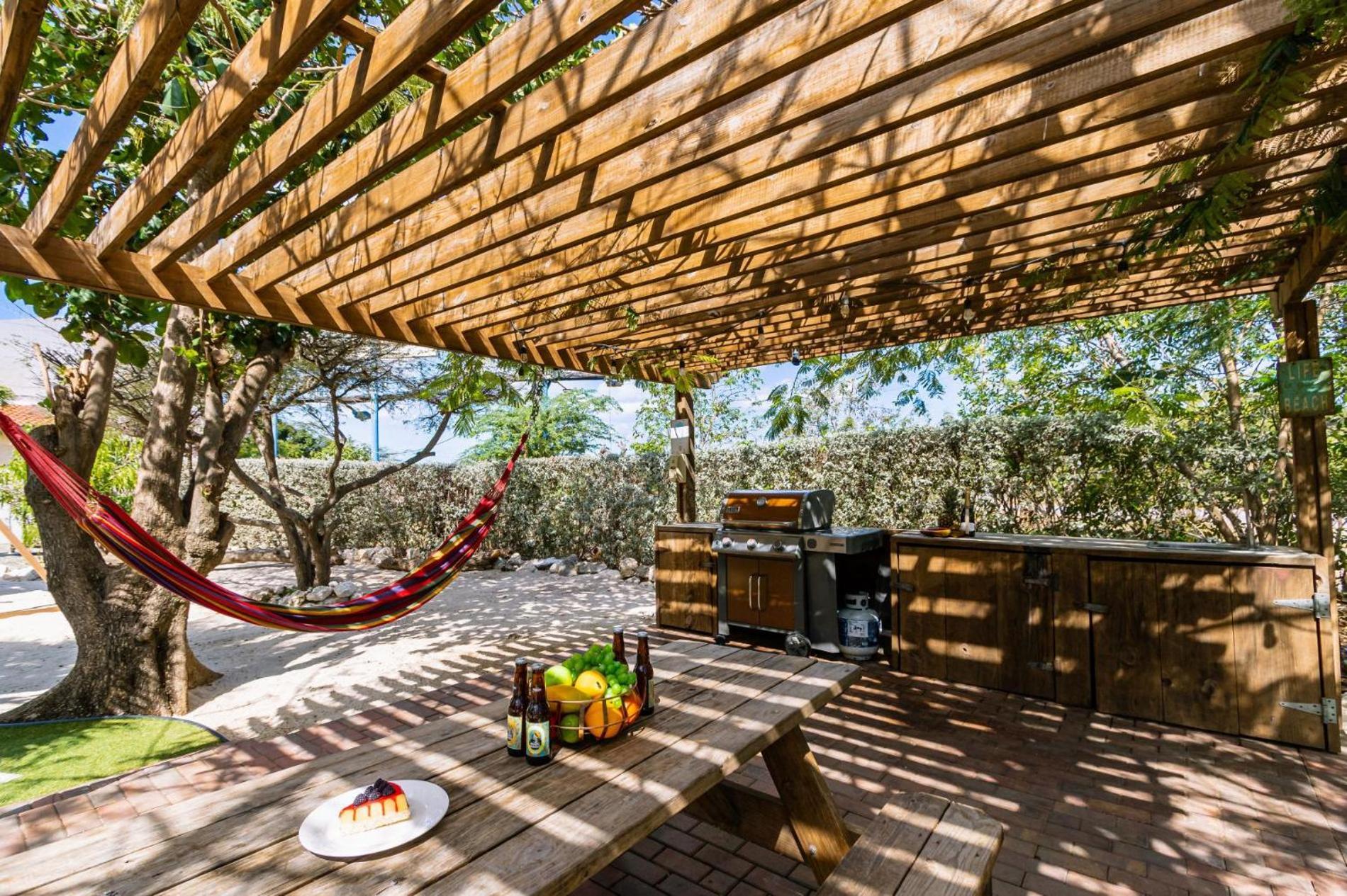 Koyari Modern Condos 9Br 7Ba Sleeps 26 W/ Pool And Roof Deck Palm Beach Exterior photo