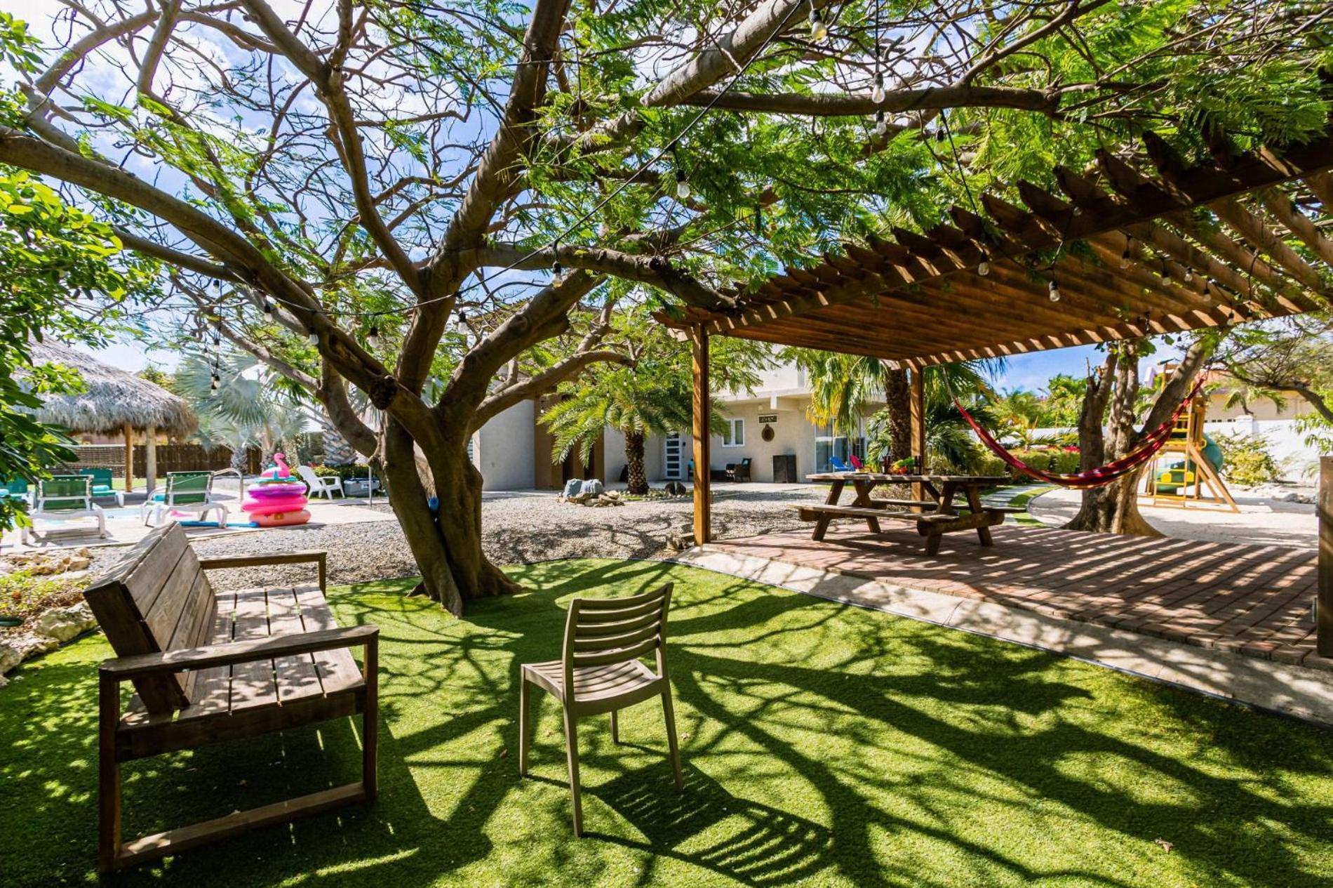 Koyari Modern Condos 9Br 7Ba Sleeps 26 W/ Pool And Roof Deck Palm Beach Exterior photo